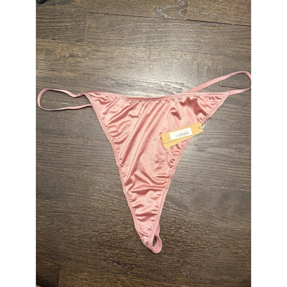 Skims fit everybody T-string, Thong- Dahlia-4X NWT Stretch Seamless Underwear